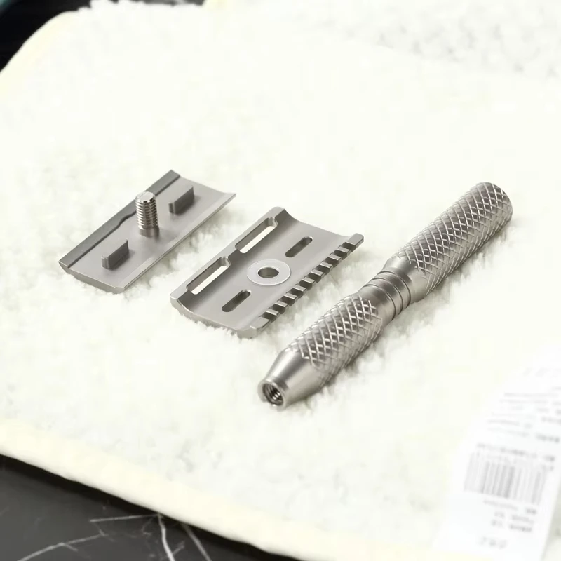 YAQI New Men's Ghost 90DC Cross Grain Pattern Titanium Light Weight Safety Razor High Quality Professional Face Clearance Tool view 5