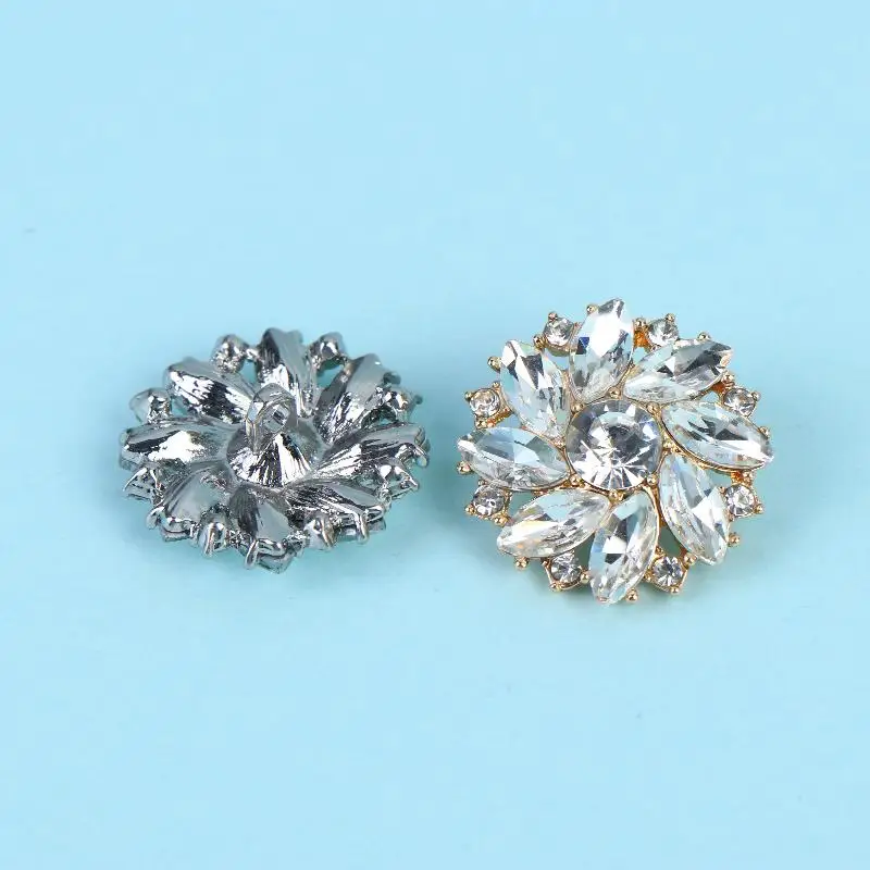 2/4 Stück Funkelnde Strass-Blumenförmige Metallknöpfe Geeignet für Dekorative Knöpfe an Kleidung – Detail 5