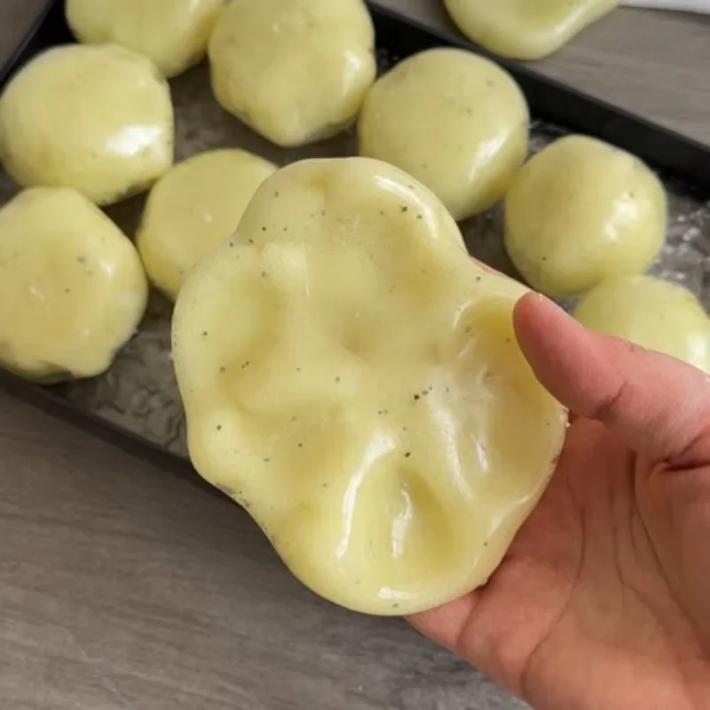 A soft toy in the style of mashed potatoes,with a slow shape recovery and realistic imitation of food, suitable for making gifts view 4