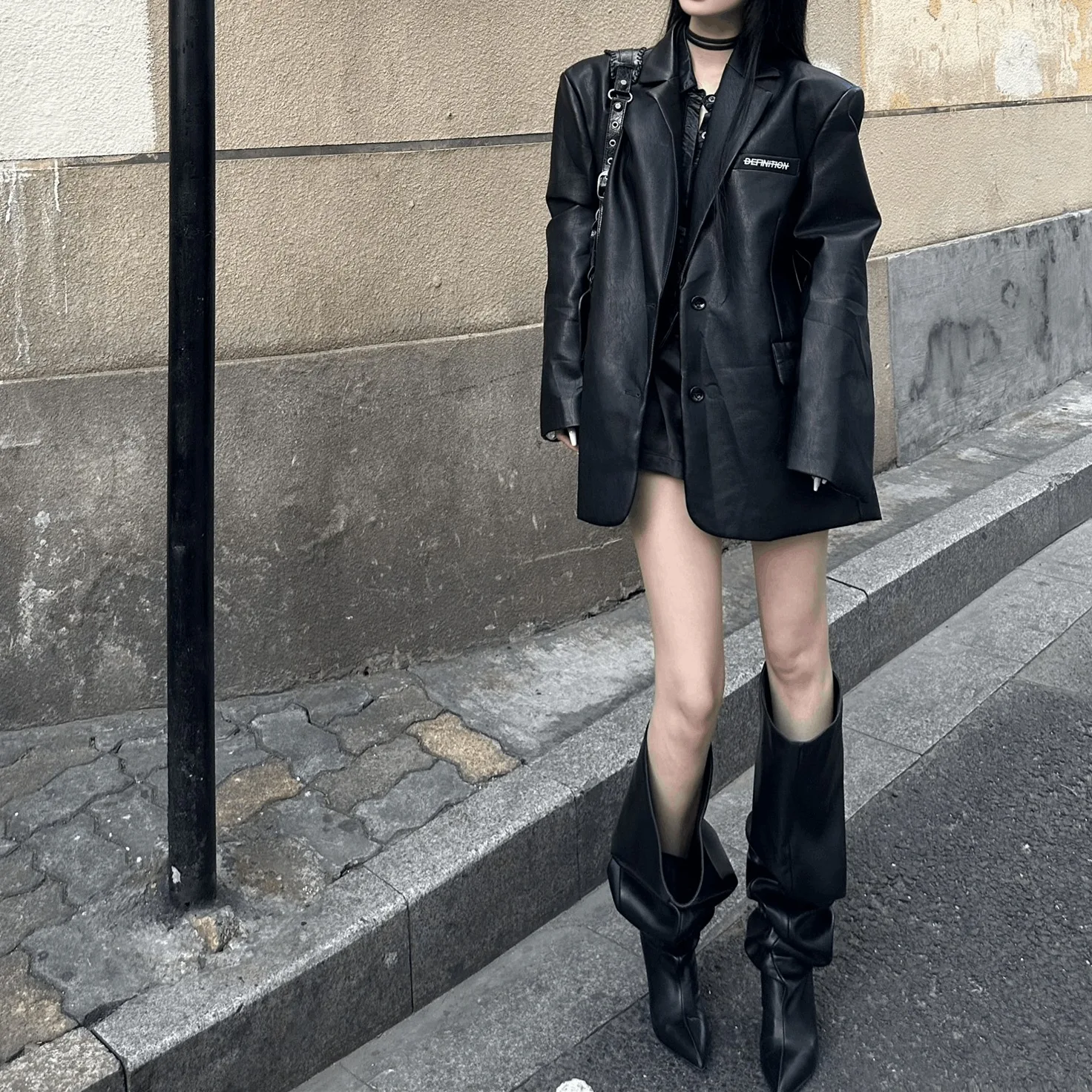 

Autumn and Winter 2025 New Black Leather Jacket Men's and Women's Street Cool Niche Design Blazer