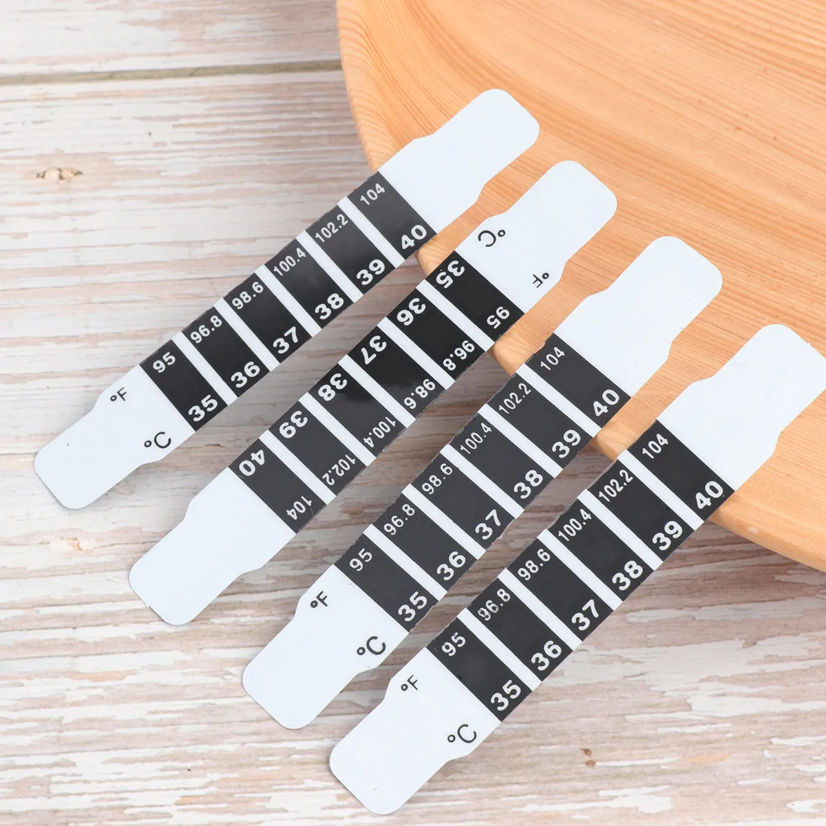 

10 шт. термометров-наклеек для лба с ЖК-дисплеем для измерения температуры тела младенцев и детей, бесшумные, простые в использовании, для ежедневного домашнего использования