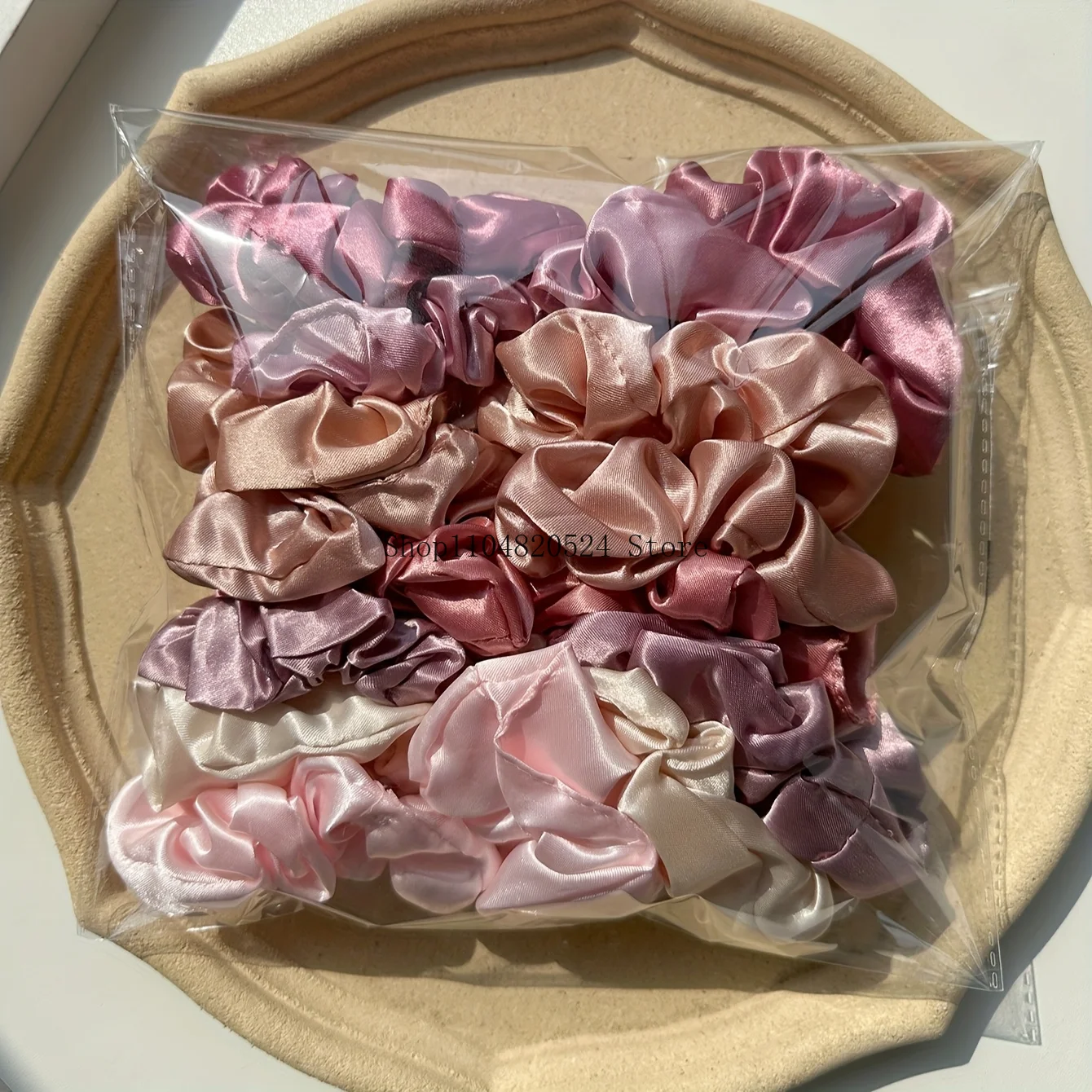 ชุดยางรัดผมผ้าซาตินเนื้อนุ่ม สีชมพูและสีน้ำตาล ยางรัดผมอเนกประสงค์สำหรับทุกโอกาส เหมาะสำหรับผู้หญิงและเด็กผู้หญิง