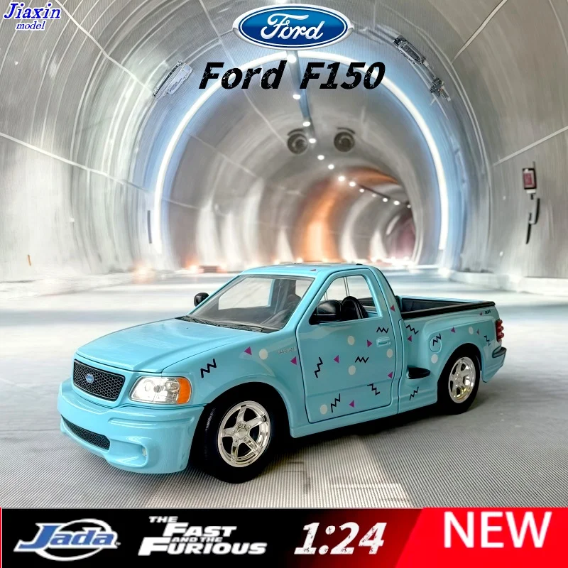 

ADA 1 24-скоростной и Thrills, редко окрашенный набор моделей из красного пикапа Ford F150 из сплава в качестве подарочной коллекции для коллекции
