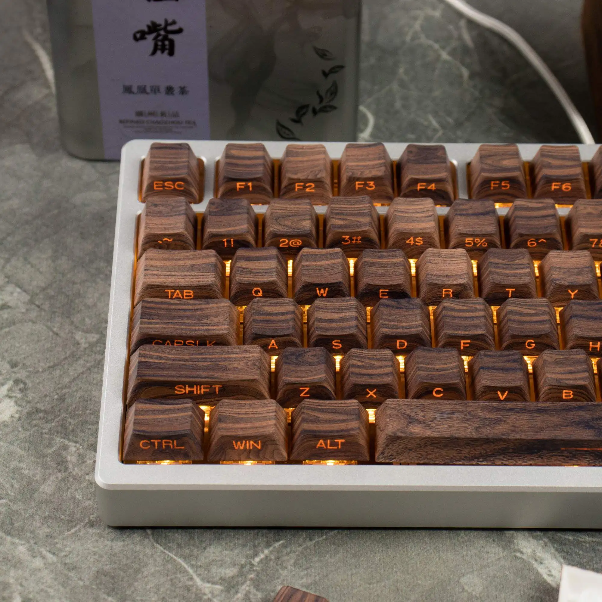 

Walnut side light-transmitting keycap PBT hot sublimation original factory highly suitable Wooting magnetic axis and other wirel