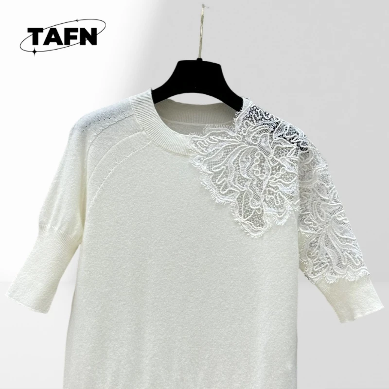 25 Popular European and American Style Advanced Cashmere Warm Banquet Women's Printed Left Shoulder Trendy Simple Niche