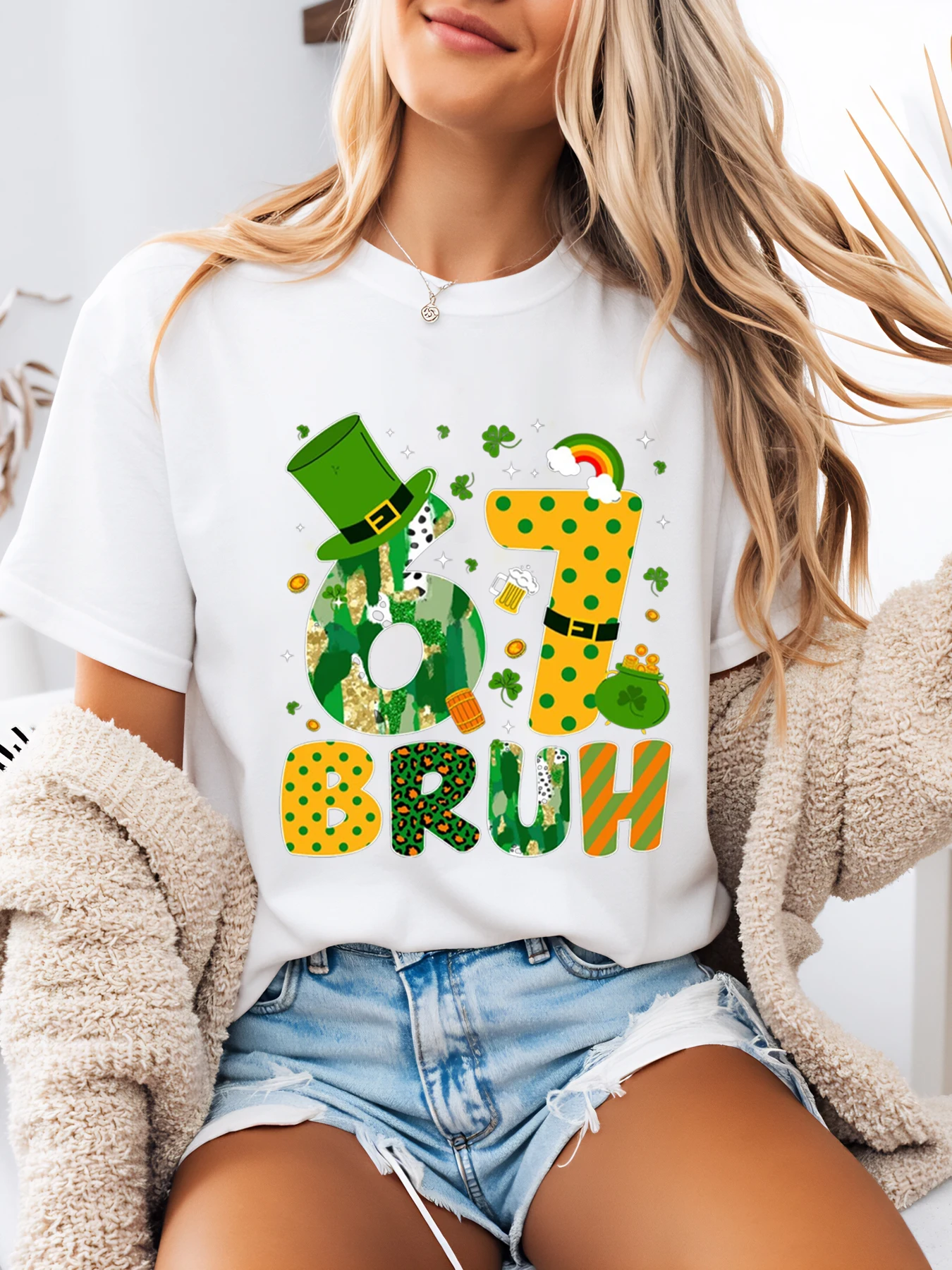 

St. Patrick's Day Leprechaun Hat and Shamrock Print T-Shirt Women's Casual Wear St. Patrick's Day Outfit White Plus-Size
