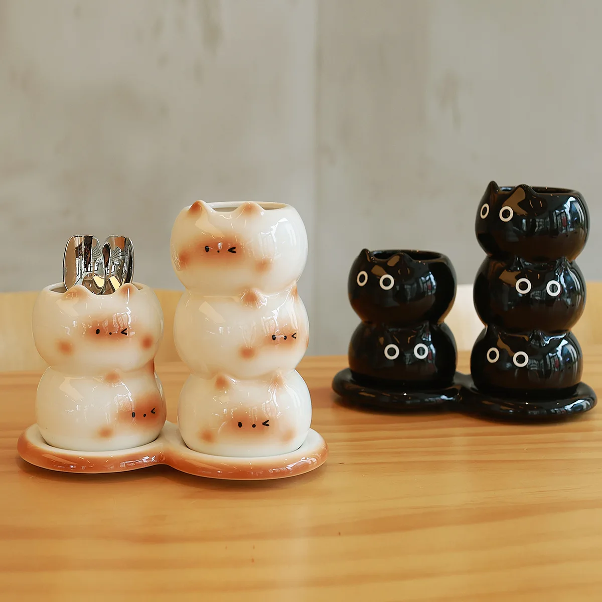 

HomeCute cartoon Siamese cat ceramic chopstick barrel home kitchen storage barrel high-value chopsticks and spoon storage barrel