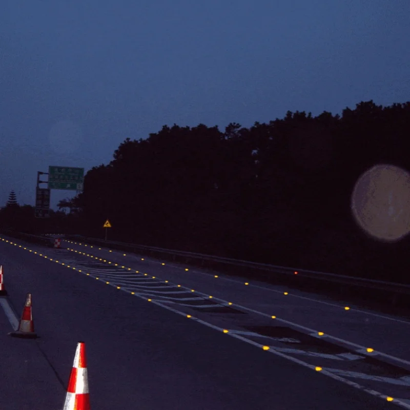 Led energia solar luzes marcador à terra à prova dwaterproof água garagem estrada pico lâmpada ao ar livre jardim constante aviso caminho luz novo