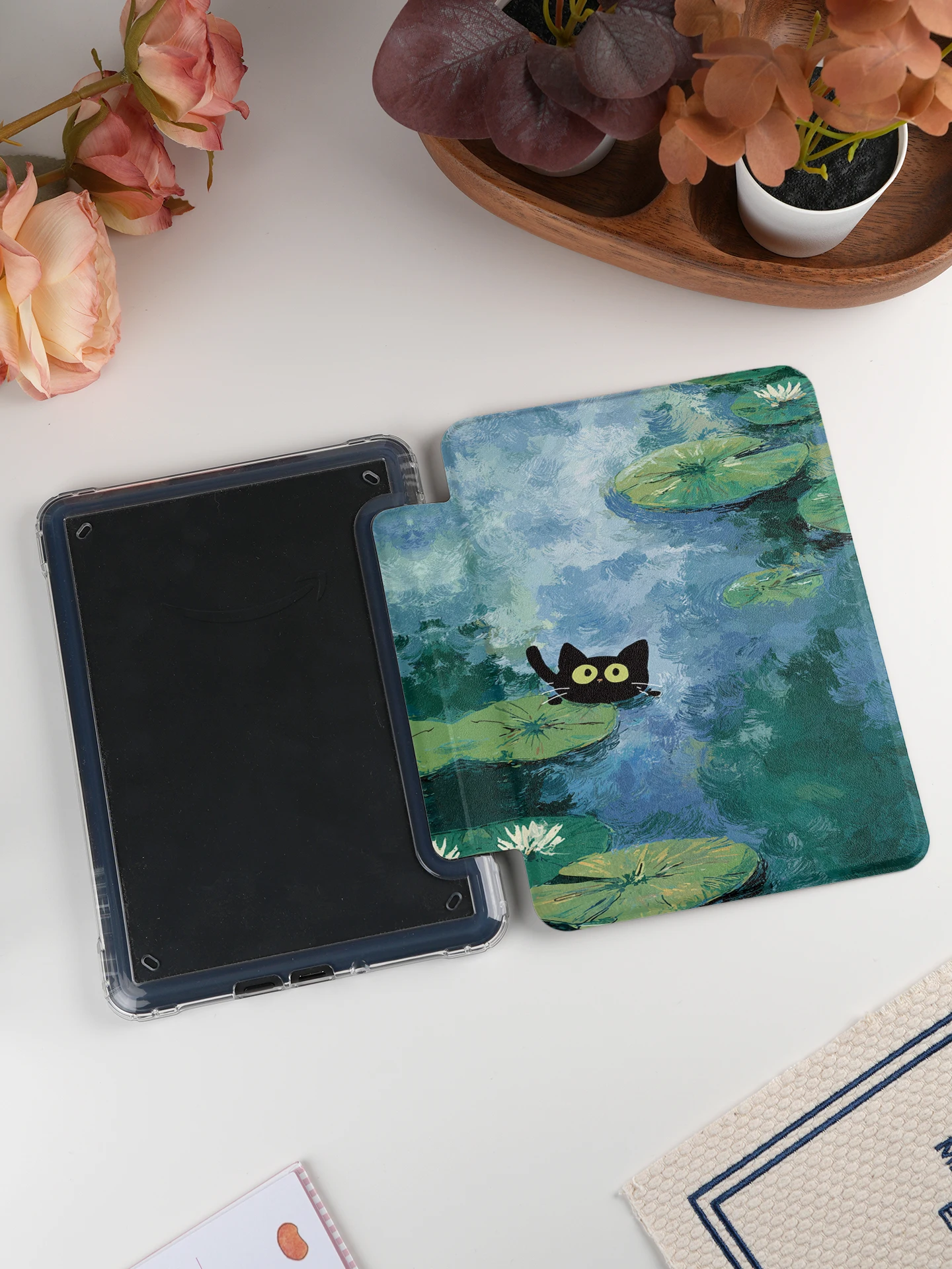 Etui Twosheep do Kindle 11. generacji, Colosoft Paperwhite 12. 11. 10. 7. generacji, magnetyczne, odłączane, przezroczyste plecki, automatyczne budzenie/usypianie, Motyw Kota Monet — zdjęcie produktu 7