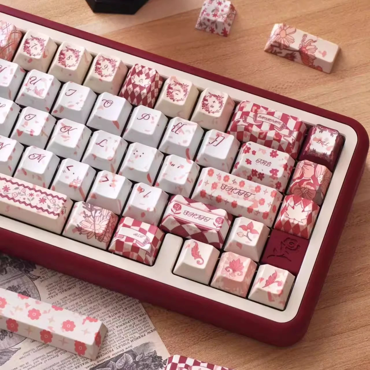 

Красный колпачок для клавиш Red Queen's Lament Cherry 135 клавиш Pbt колпачок для ключей светлый ретро французский стиль маленький колпачок для клавиш с цветком ромашки