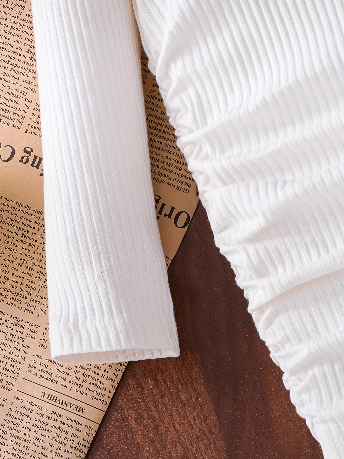 فستان بناتي للربيع والخريف كاجوال بلون سادة محبوك برقبة دائرية وأكمام طويلة أنيق ومطوي نحيف