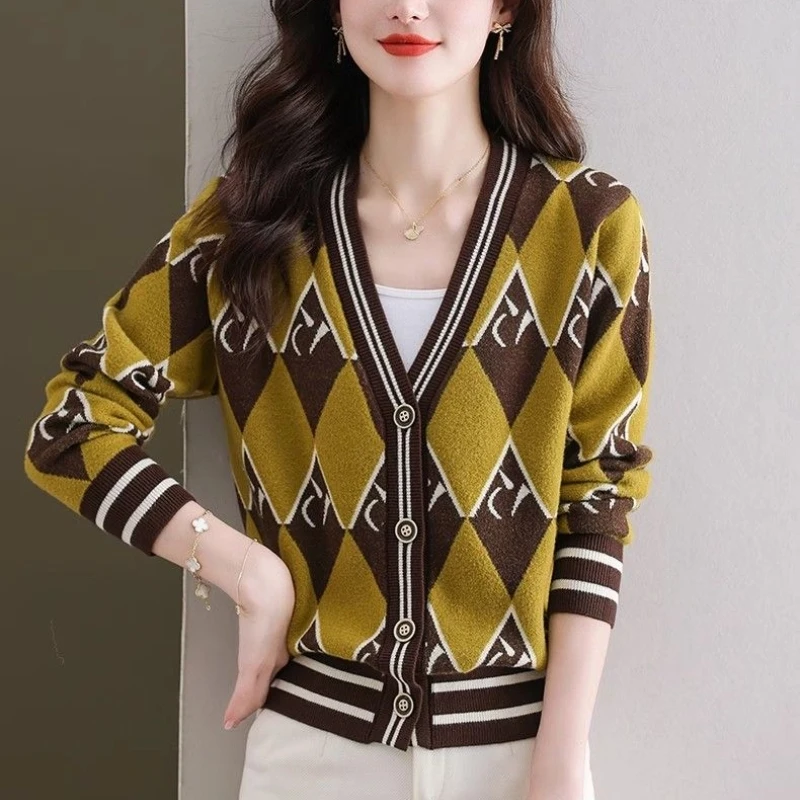 2024 New Spring and Autumn Korean Edition Fashion Minimalist Knitted Shirt Cardigan Loose Long Sleeve Checkered Women\'s Coat Top