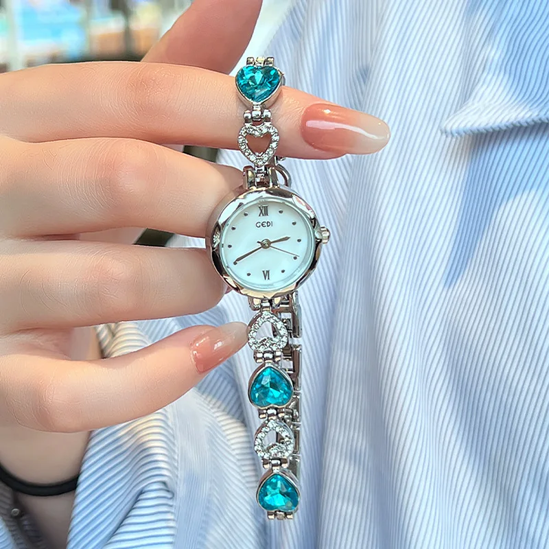 

Women's Watch Fashion Exquisite heart Bracelet Waterproof Quartz Watch Light Luxury Clock Gift Watch for Women