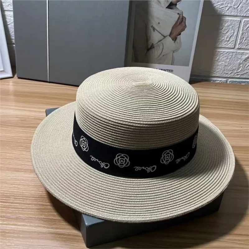 Flower-topped hat elegant large-brimmed woven top sunshade and cool