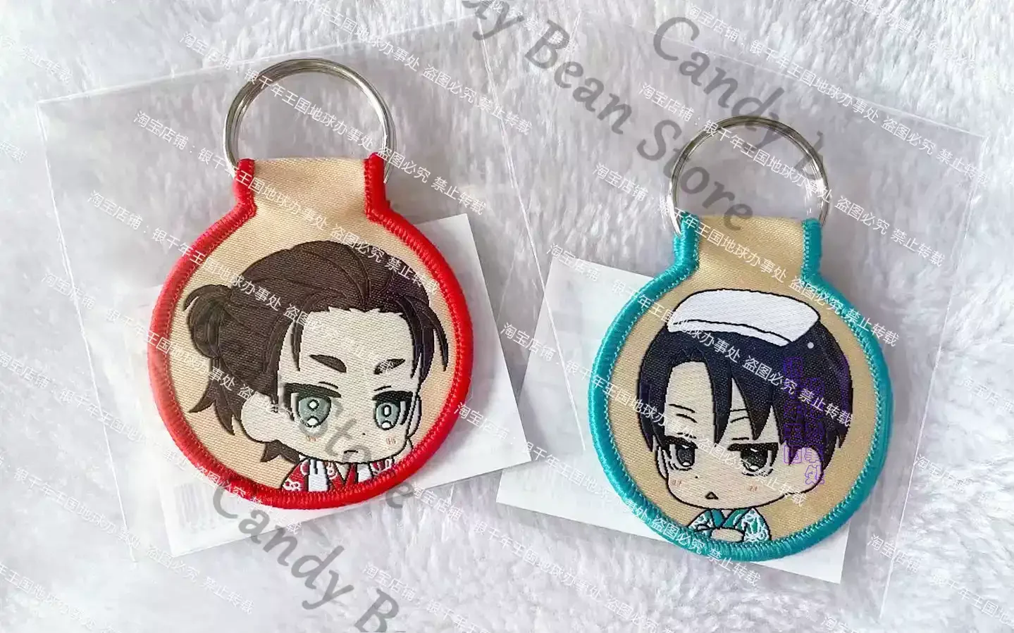 llavero-oficial-de-attack-on-titan-levi-ackerman-eren-jaeger-cosplay-de-anime-telas-bordadas-colgante-llavero-de-dibujos-animados-regalo-de-navidad