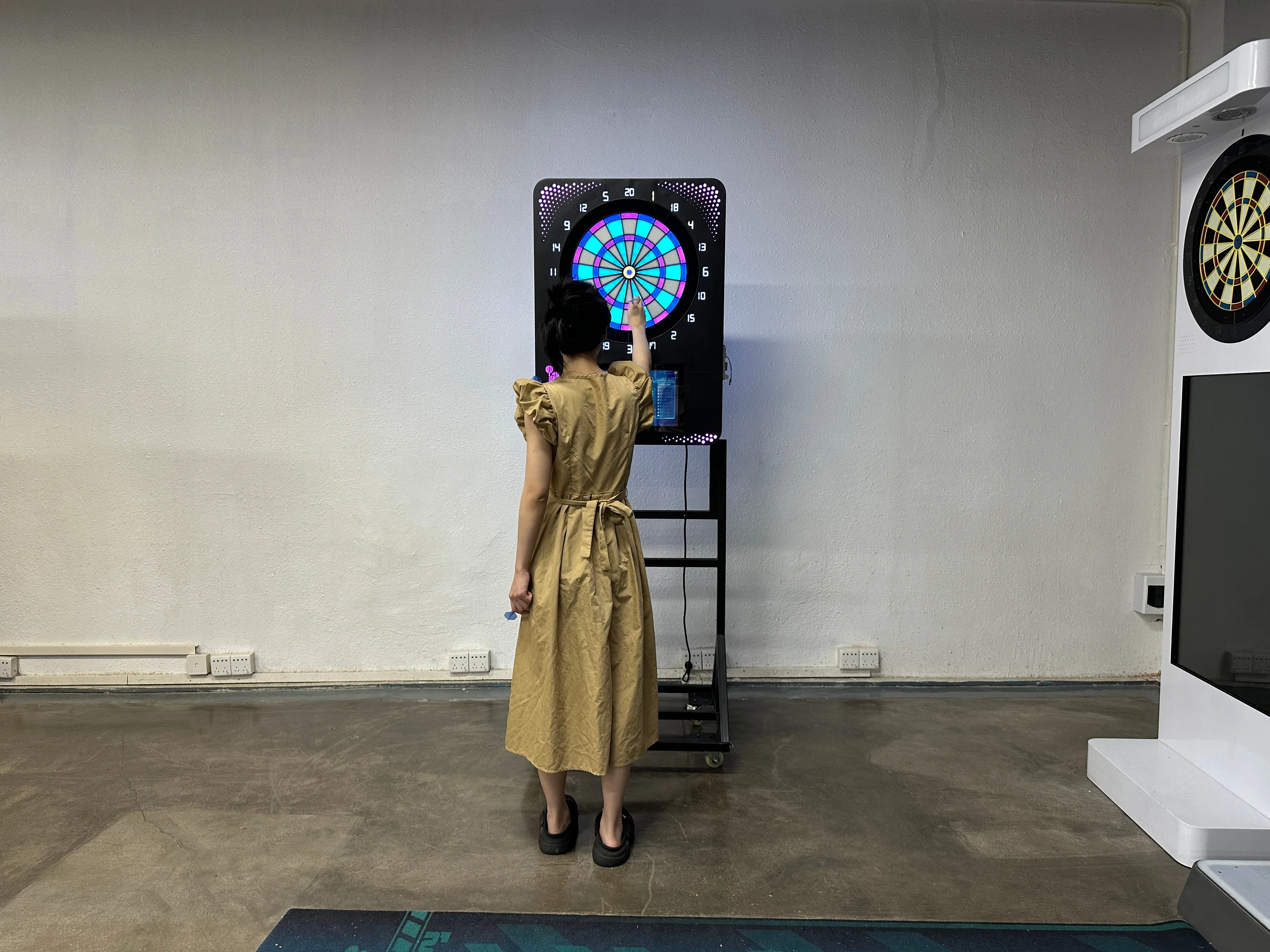 Mini Electronic Dart Board, Arcade Game Machine, 1 Bracket, Home Entertainment, LED Display, 27 Games, 2 Players