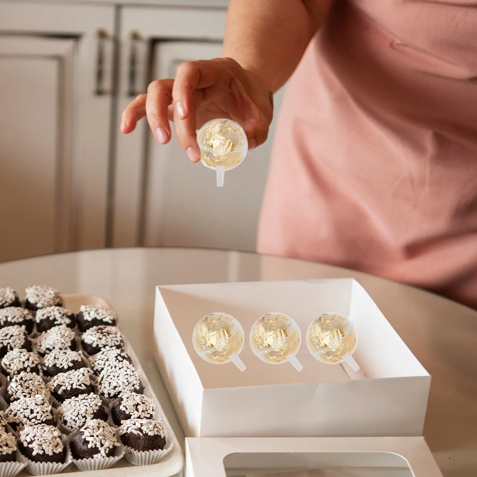 

100Pcs Transparent Chocolate Flower Holders Plastic Clear Candy Bouquet Wrappers Wedding Truffle Support Cupcake Bases