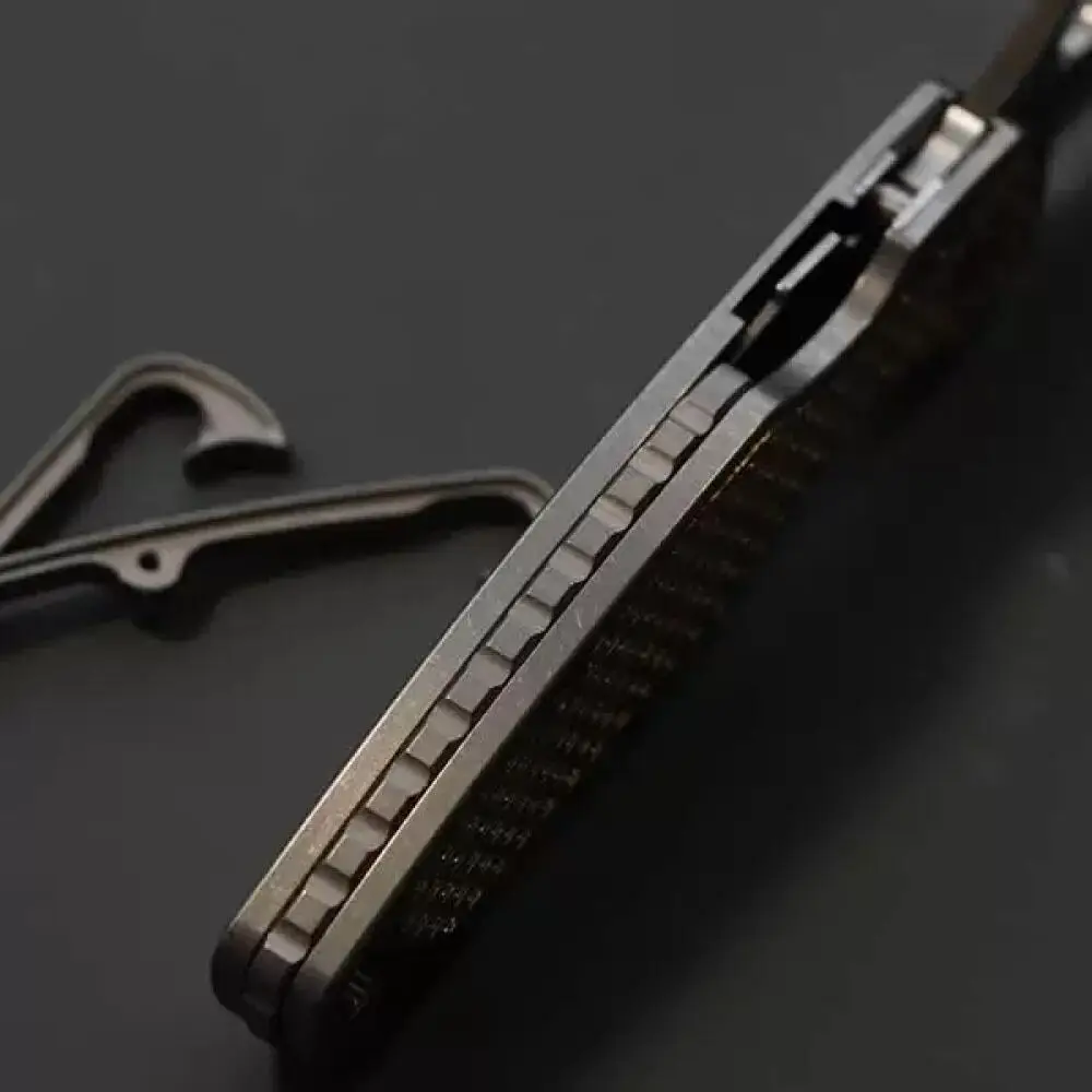 

Цельный задний фиксатор из титанового сплава для Spyderco C81 Paramilitary 2 (в комплекте только один задний фиксатор)