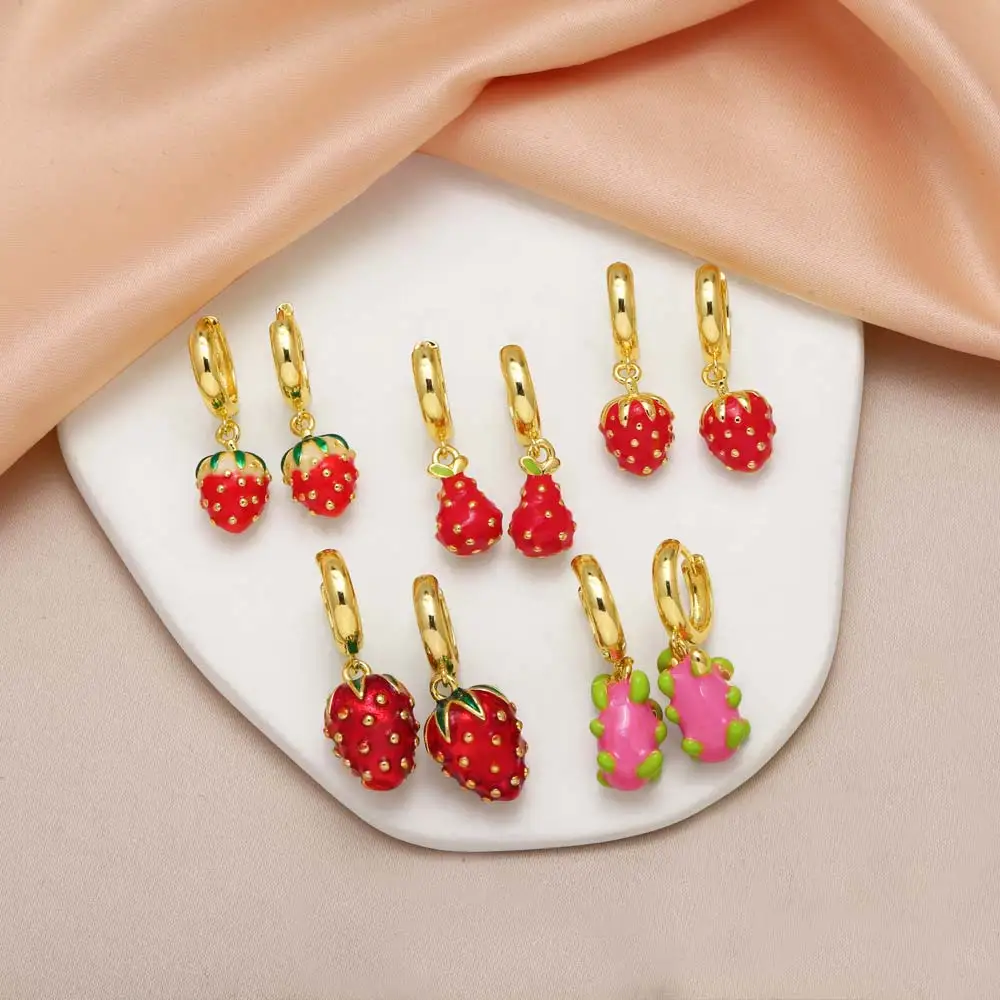 FLOLA Sweet Red Strawberry Earrings for Women Copper Gold Plated Hoops Dangle Earrings Fruit Jewelry Gifts ersv50