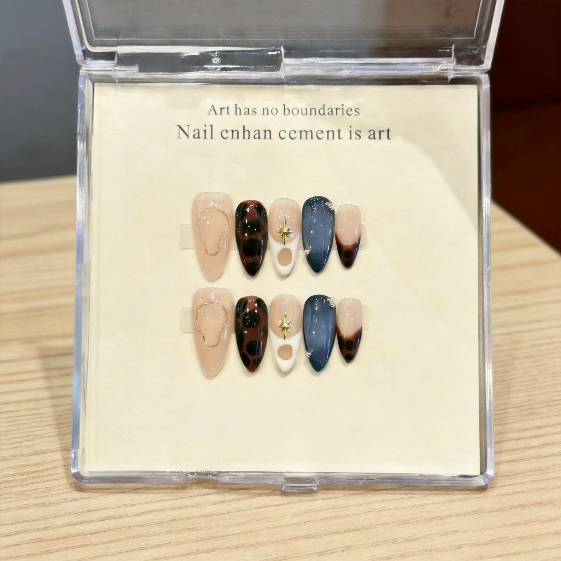 

10 шт. роскошных накладных ногтей ручной работы, средней длины, в форме миндаля, с французским леопардовым принтом, в комплекте с 3-компонентным набором инструментов и клеевыми полосками для ногтей.