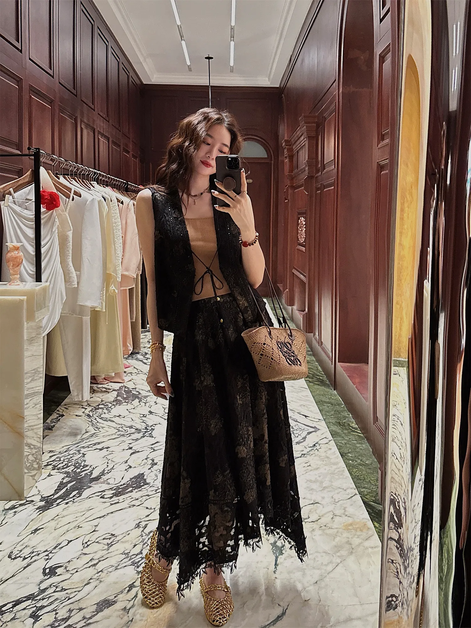 

Sanji Black Flower Handwoven Embroidered Gold-Stamped 3D Summer Fashion Set round Neck Two-Piece Women's Clothing Set