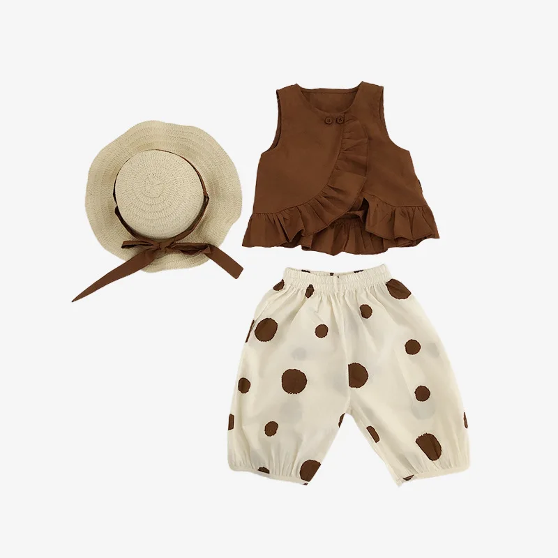 Sommerliches neues koreanisches modisches Freizeit-Set: Kaffeefarbene Spitzenweste + gepunktete Laternenhose, zweiteiliges Set mit Hut