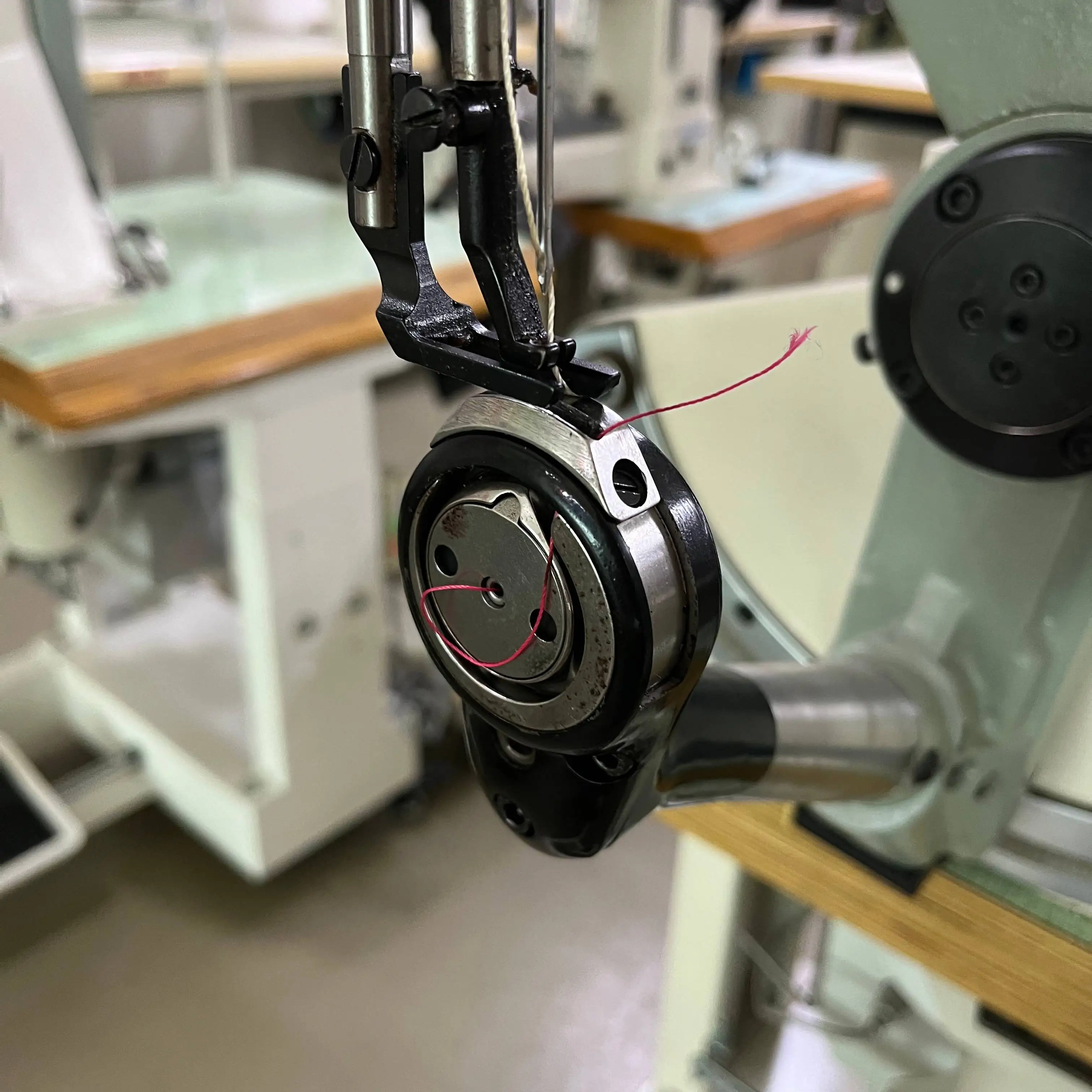 JN-168 آلة خياطة الجدار الجانبي تسولي الأحذية الجانبية وحيد الحذاء الحدود خياطة ماكينة خياطة