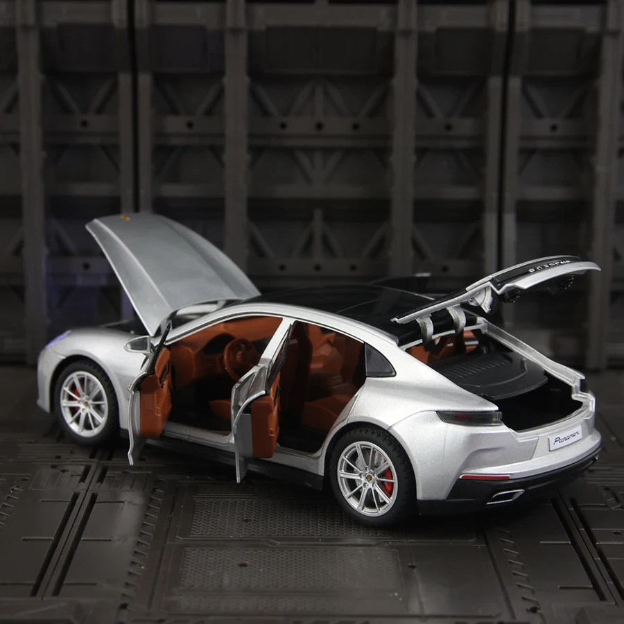 1:24 Simulation Panamera alloy supercar model with steering suspension, rebound force, sound and light, car ornament gift