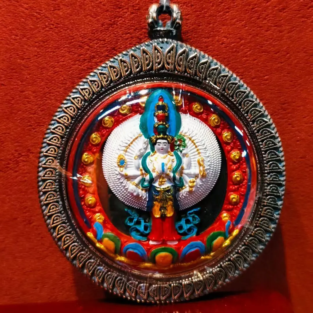 Wipe Tibetan necklace painted big black sky plus thousand hands Guanyin amulet
