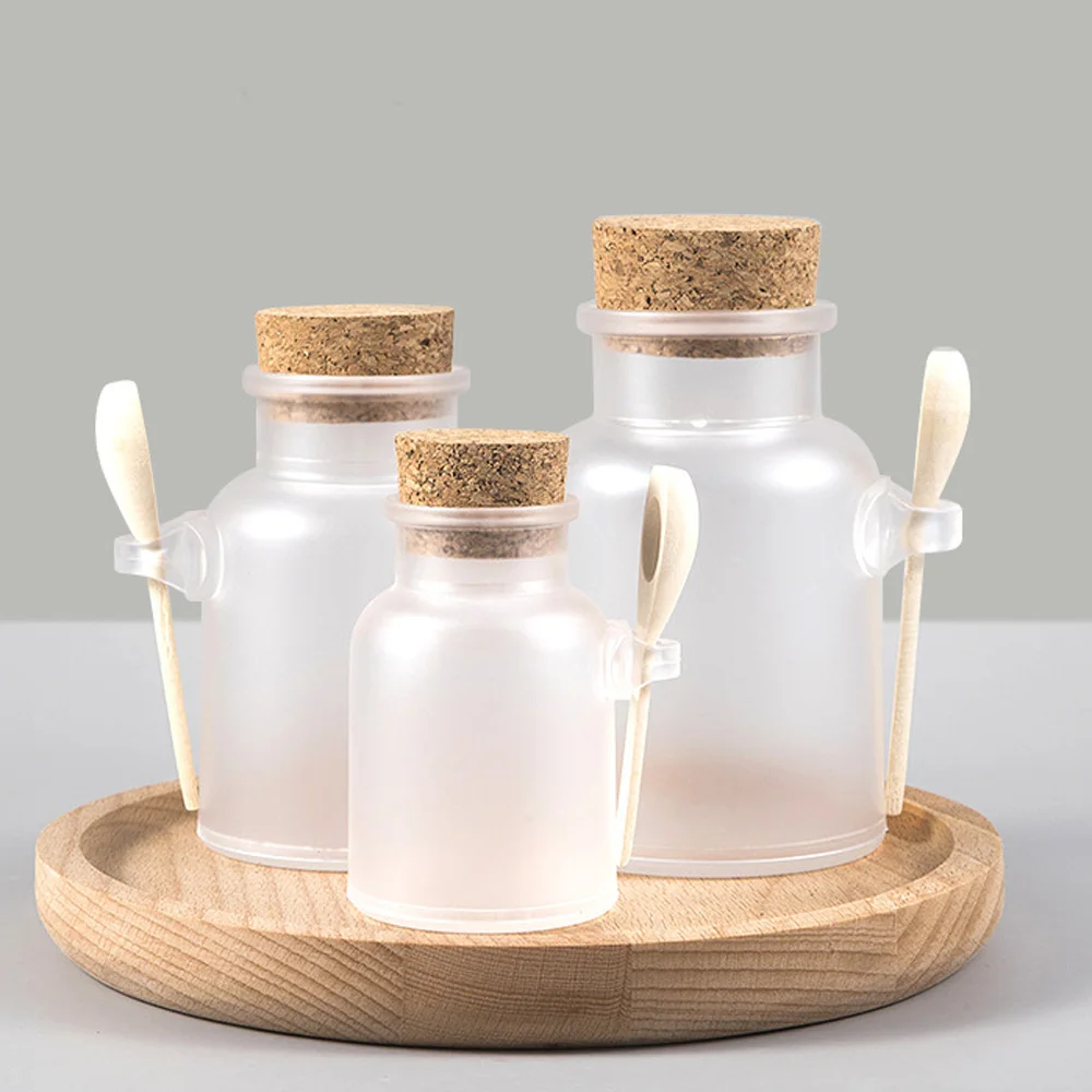 1-pcs-lote-300g-500g-vazio-recarregavel-abs-plastico-sal-de-banho-fosco-garrafa-frasco-para-garrafas-femininas-recipiente-com-colher-de-madeira-e-cortica