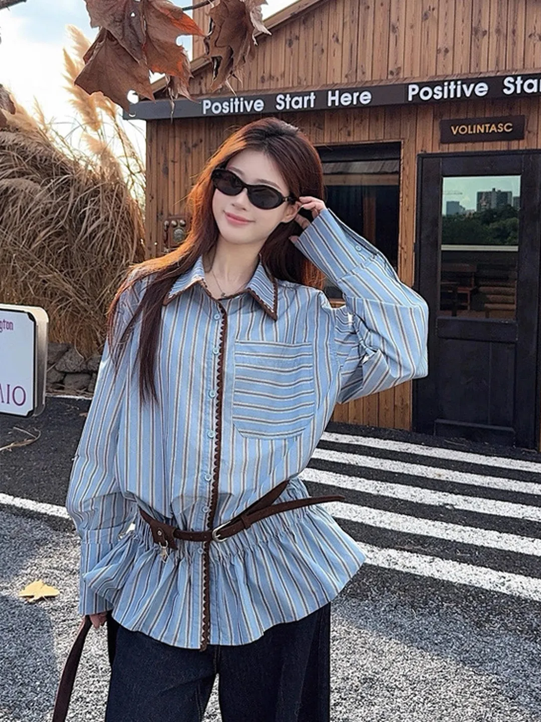 

Шикарная полосатая рубашка с воротником для женщин, оригинальный дизайн, свободный крой, с эффектом утяжки талии, модный весенний топ во французском стиле, с длинными рукавами