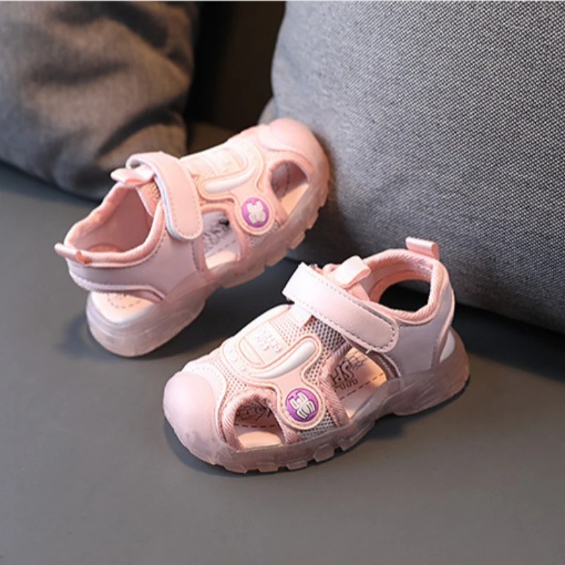 

Children's LED light up sandals summer new girls' sandals fashion girl shoes cartoon boys' sandals soft soled children's shoes