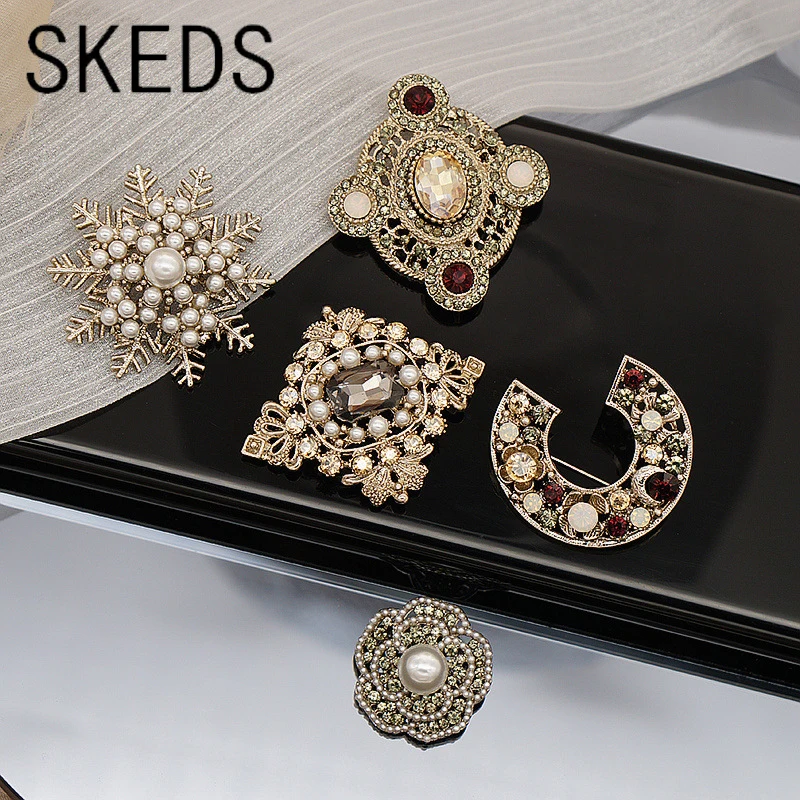 Women Vintage Baroque Rhinestone Pearl Flower Brooch Pins Mental Retro Exquisite Jewelry Accessories For Women Brooches Pin