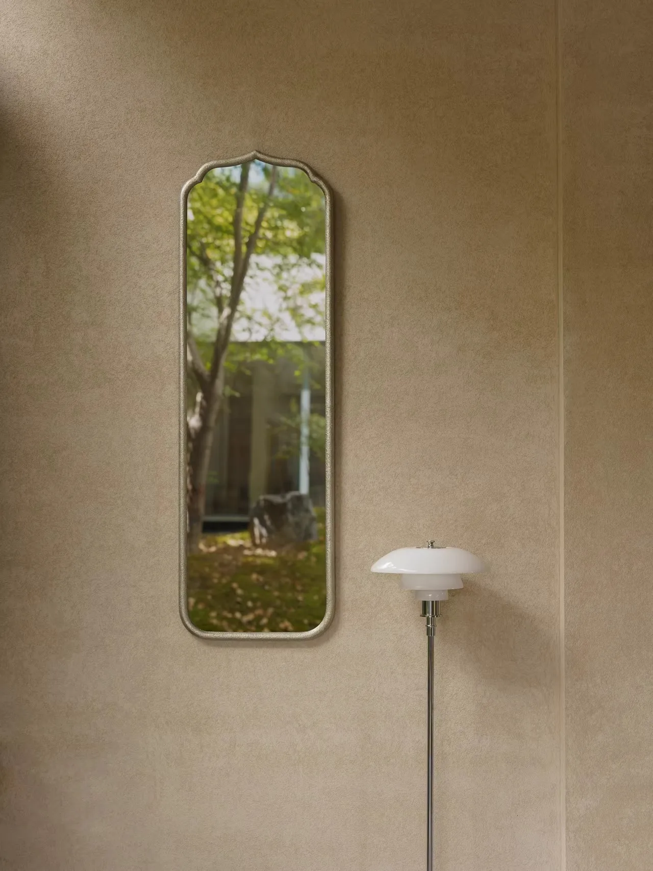 Luxury-Style Hotel Decoration Bathroom Wall-Mounted Mirror Creative Art Design Metal Narrow Frame High-Definition Vanity Mirror