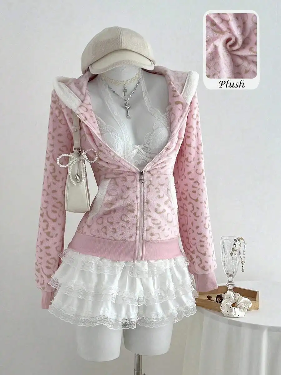 

Розовая толстовка на молнии с леопардовым принтом, плюшевой подкладкой, декоративной застежкой в виде сердца, рюшами по краю, для повседневной носки зимой