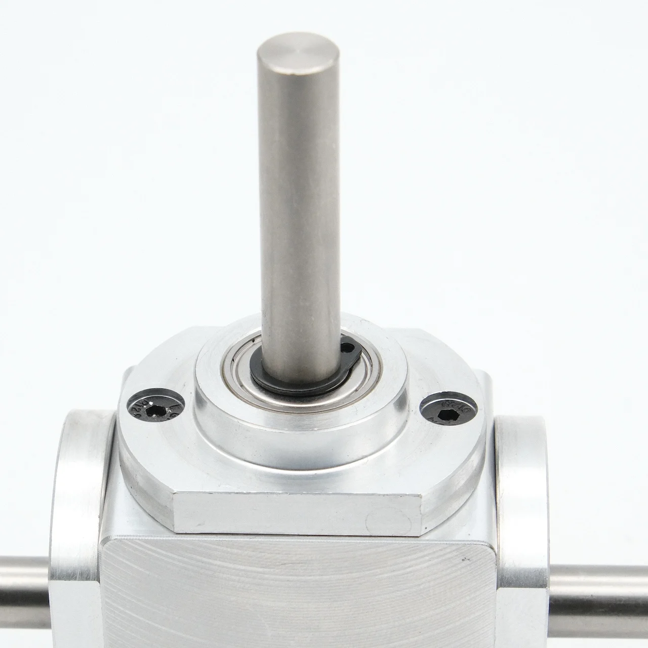 40MM Aluminum Alloy Gearbox Reducer Change Direction Screw Bevel Gear Structure for Automation Applications