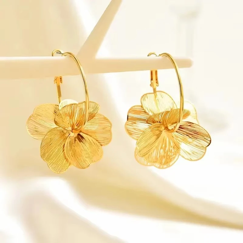 Pendientes colgantes de mariposa y flor exquisitos, aretes vintage dorados, accesorios de moda para boda y fiesta 5