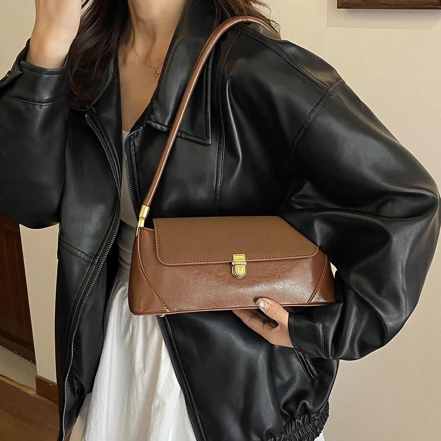 الفرنسية الرجعية حقيبة تحت الإبط للنساء الخريف/الشتاء موضة حقائب الحفلات متعددة الاستخدامات الصلبة بسيطة بولي PU حقائب كتف واحدة الاتجاه