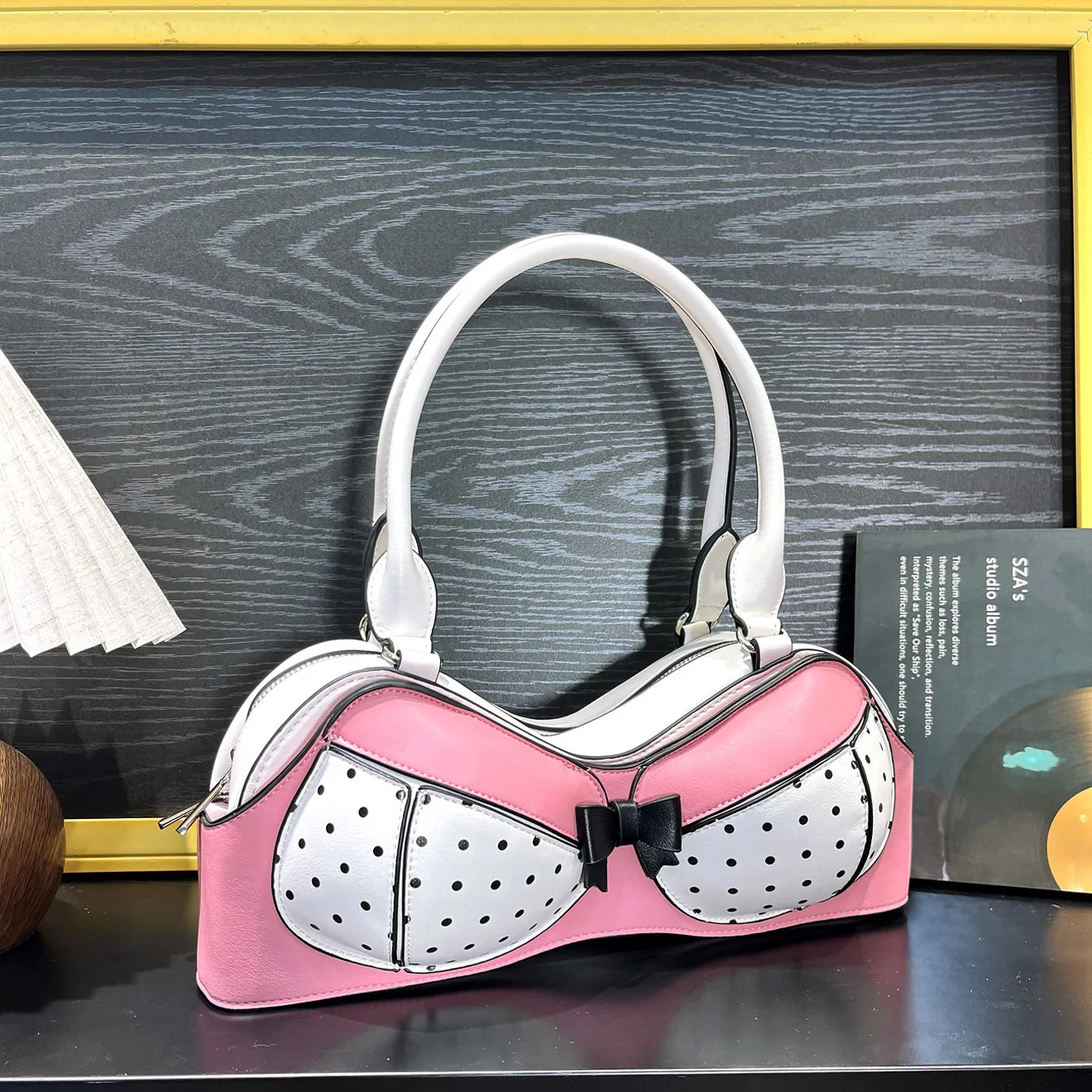 面白いユニークなブラ型ハンドバッグ、水玉模様のリボン付き財布 - Luxury Bags Girls のレビューと価格
