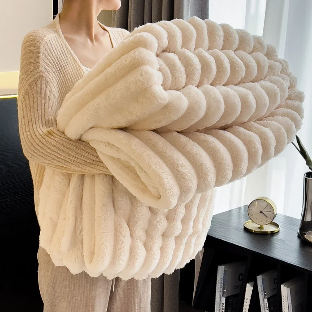 1-teilige Überwurfdecke fürs Bett – 250 g/m2, weiche und warme, flauschige Decke, dekorative gestreifte Decken für das Nickerchen/Schlaf im Winter