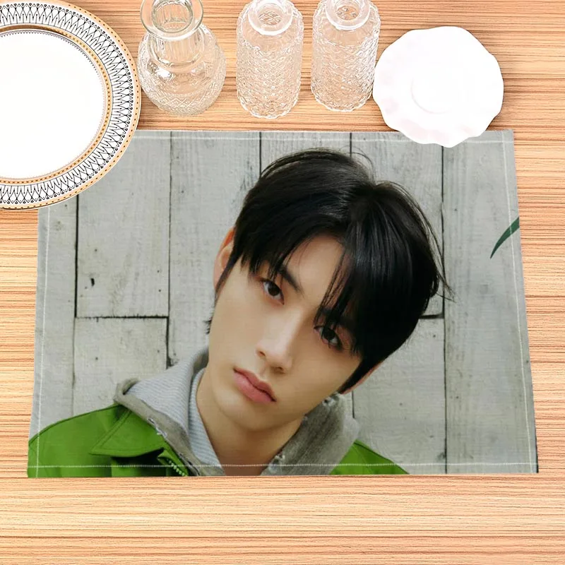 

BOYNEXTDOOR TAESAN льняные коврики для обеденного стола с принтом, кухонный коврик для столовых приборов 30X40 см, подставки, коврики для чаши, коврик для чашки
