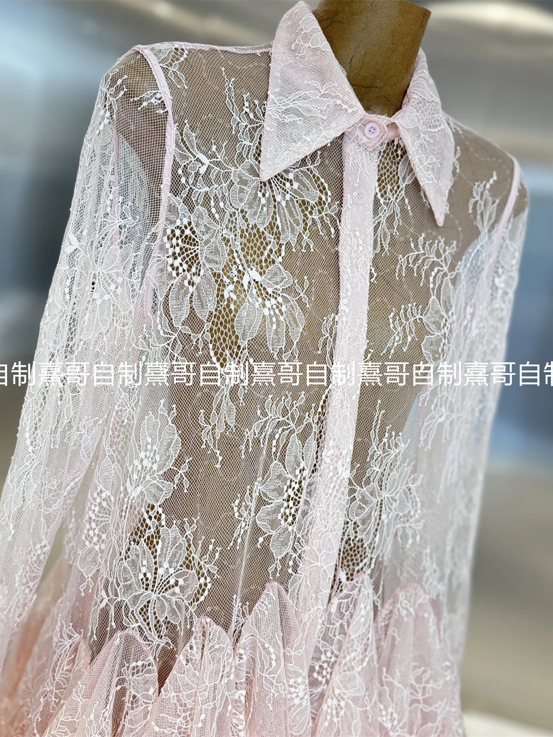 Designer di nicchia vietnamita delicato ricamo con paillettes pizzo floreale manica a campana petalo camicetta di pizzo donna top abito camicia dolce femminile