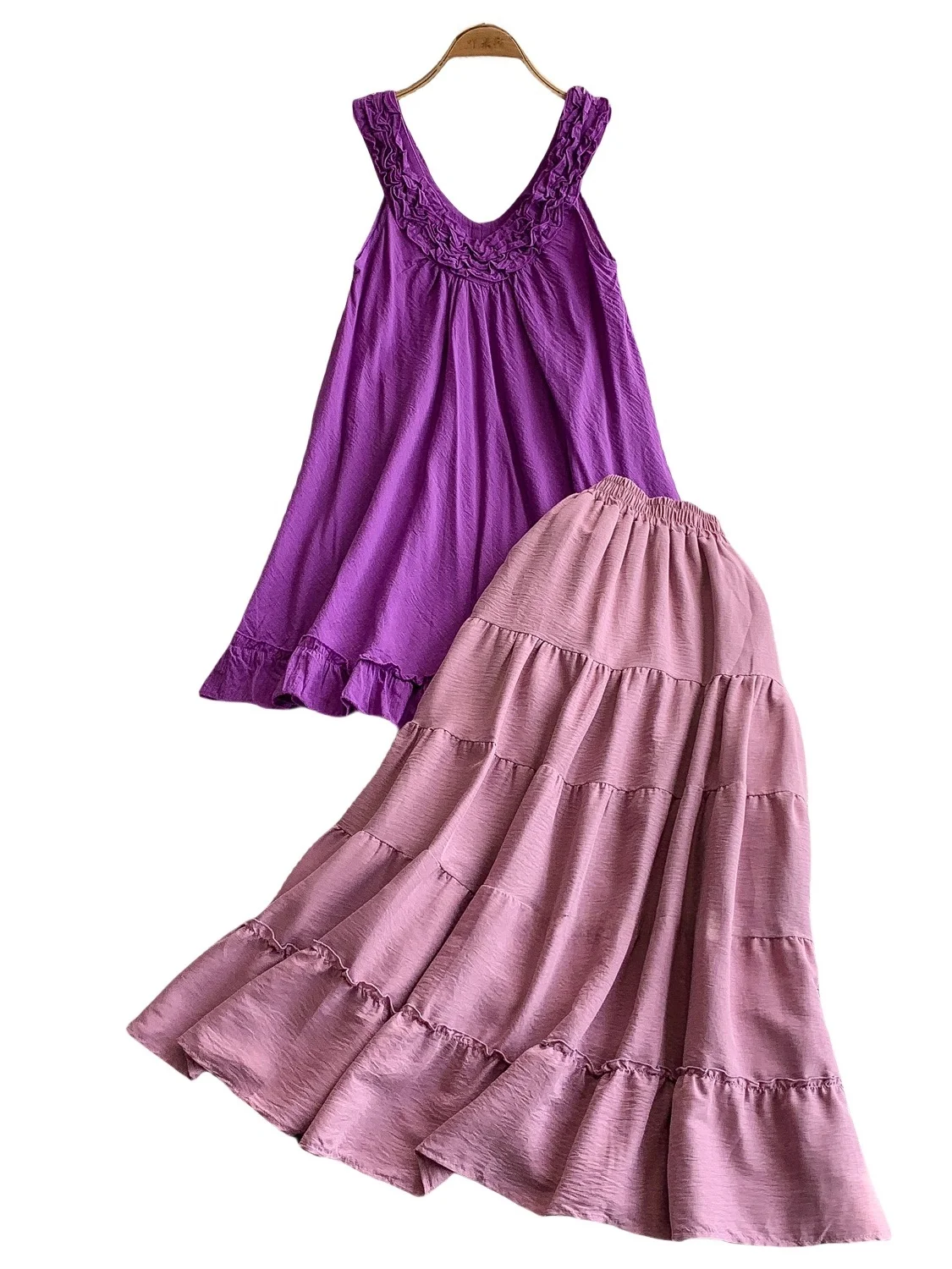 

Ele V-ne Strapl Loose Fitting T Top And Skirt Set with Wood ain Design Slimming High Waist Long Cake Dr