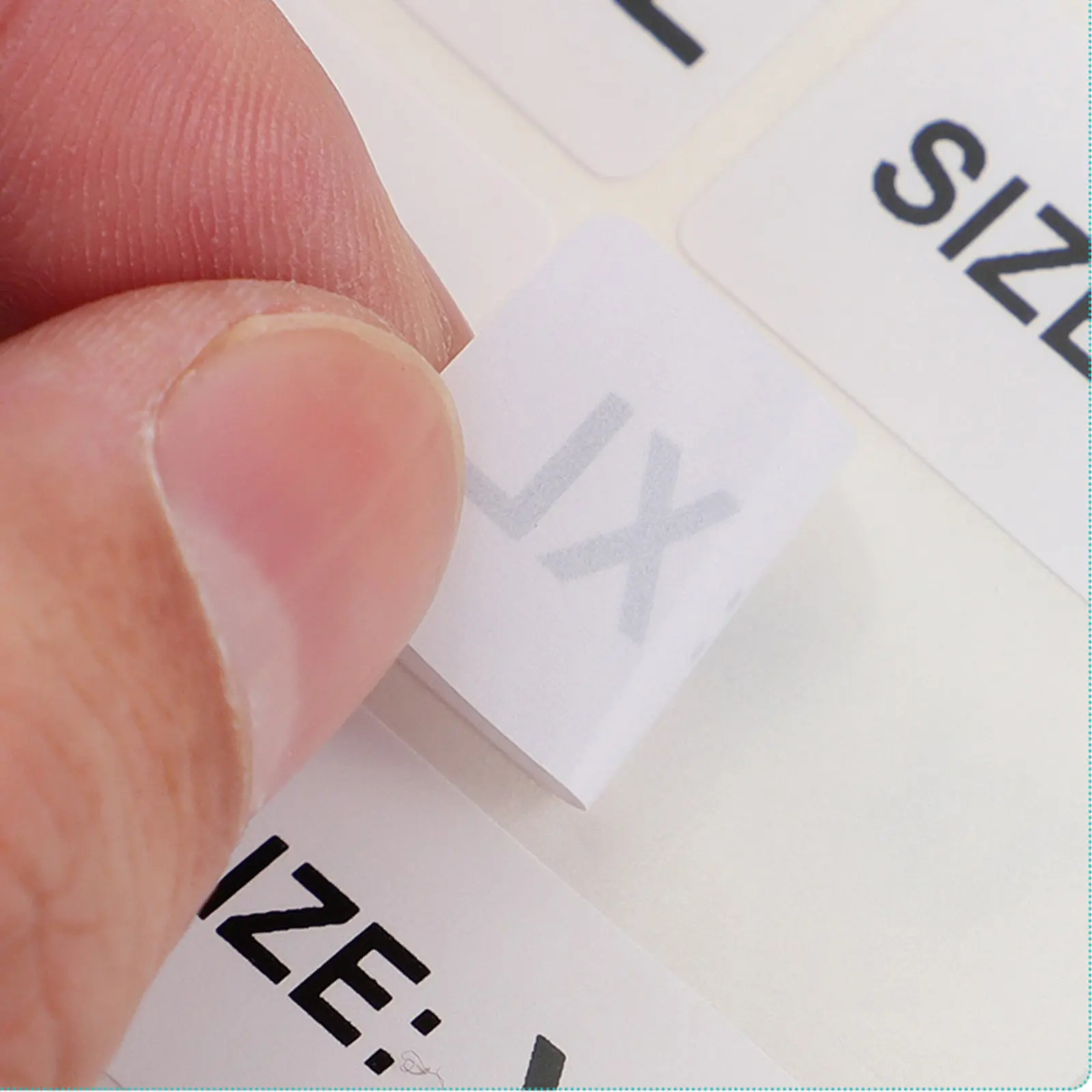 

2500 шт. самоклеящихся этикеток для одежды из экологически чистой бумаги: размерные наклейки для пальто, свитеров, юбок, брюк, футболок