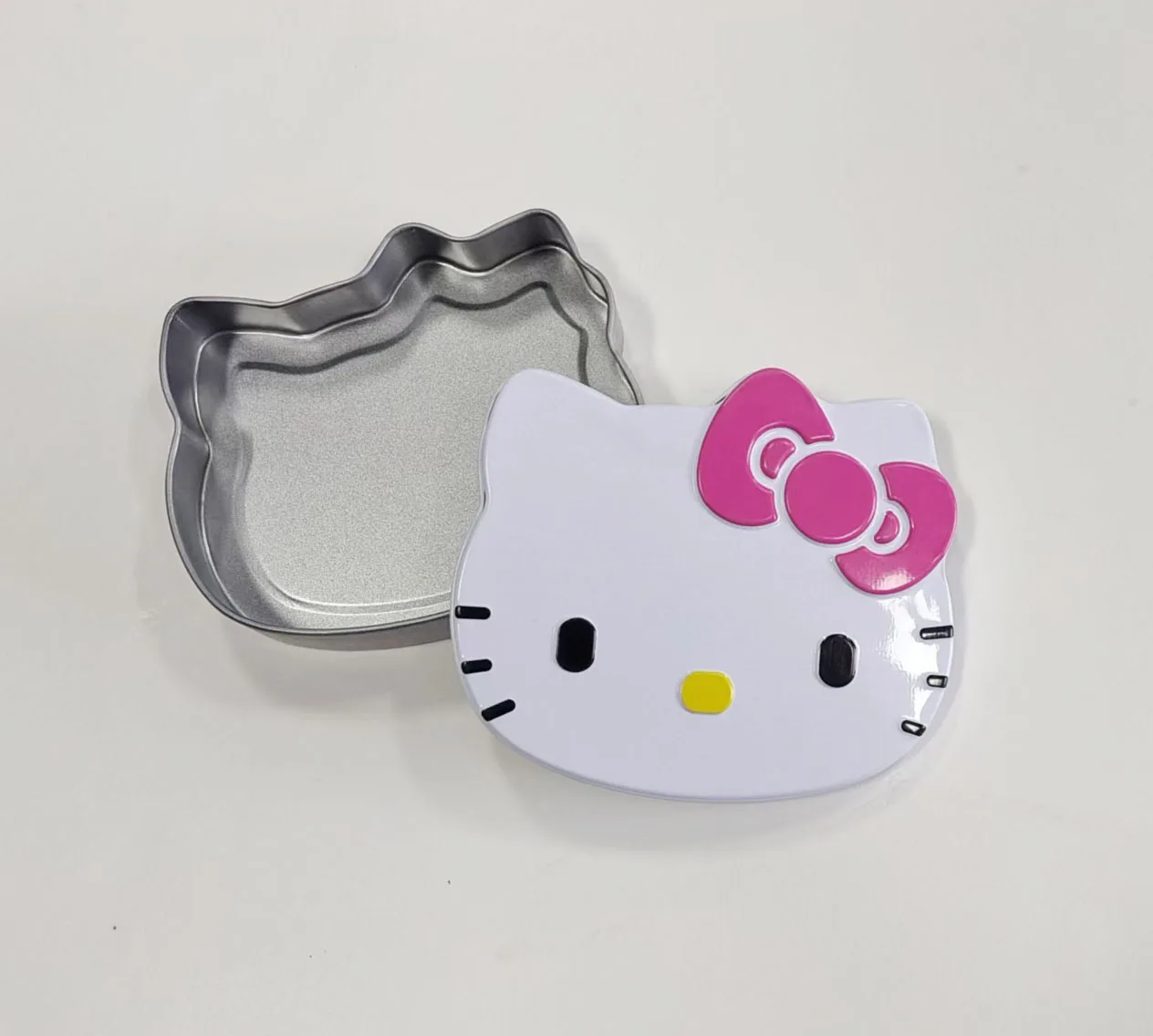 Sanrio Hello Kitty Tinplate Metal Storage Box Kt Cat Metal Candy Card Organizer Box with Note Book Stickers Note Box Gifts