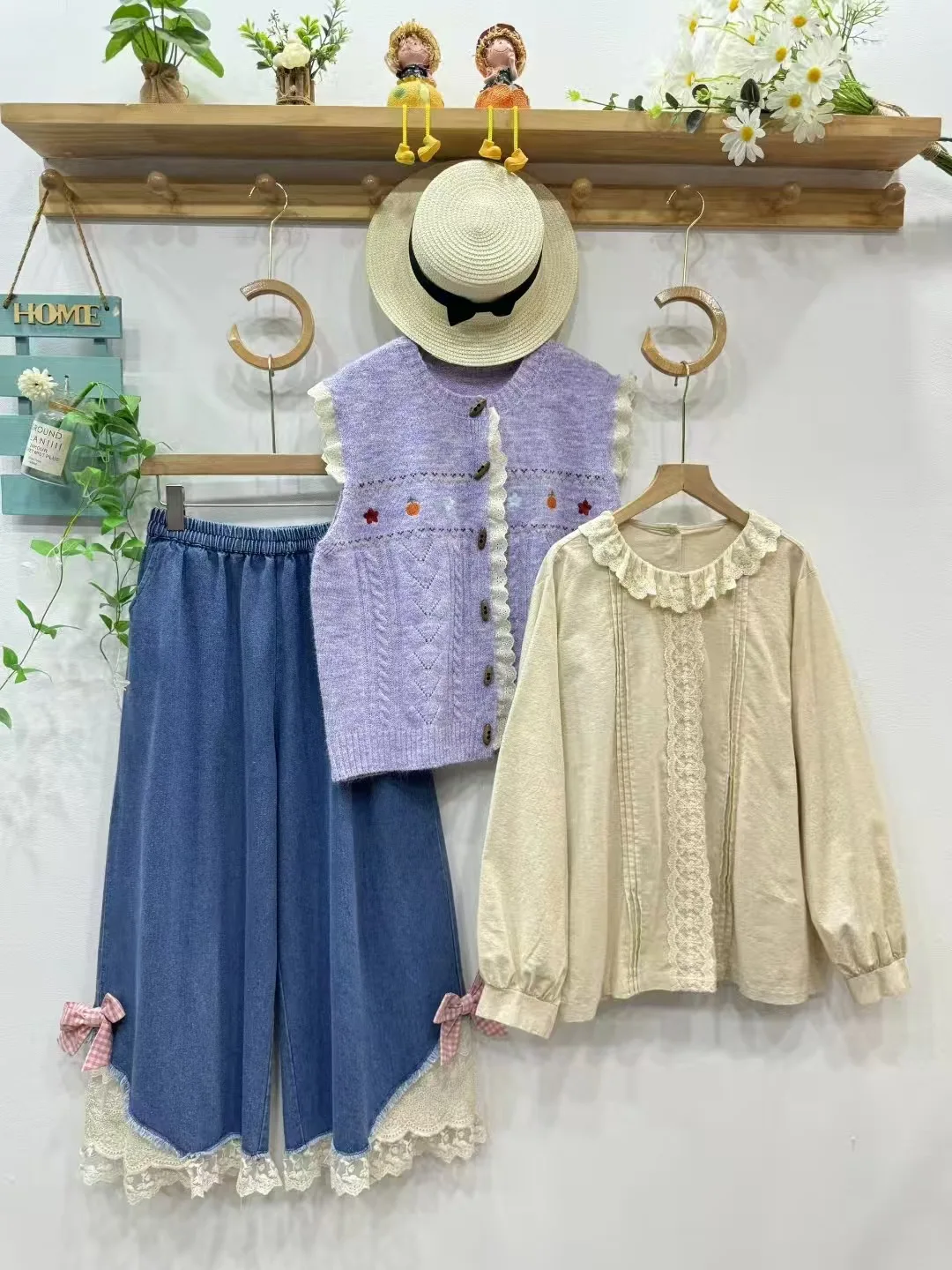 قميص جديد بأكمام طويلة من القطن والكتان لخريف 2025 ، بلوزة فضفاضة مُزينة بالدانتيل مكشكشة للنساء ، بلوزة فضفاضة أنيقة لتخفيض العمر من Mori Girl T58548CC