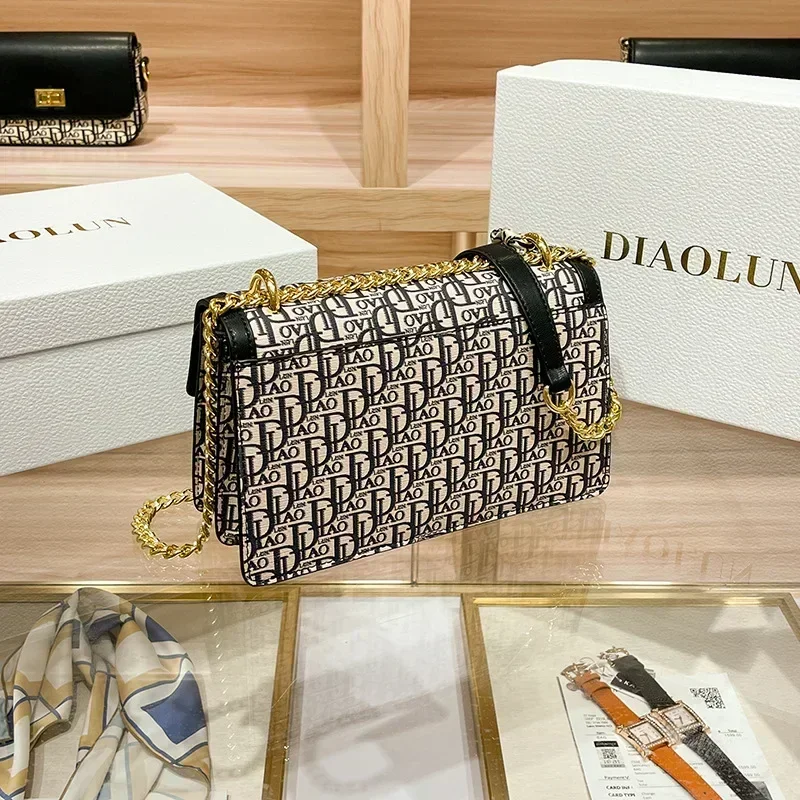 Bolso de hombro con cadena bordada para mujer, bandolera cuadrada pequeña de alta calidad, a la moda, 2024