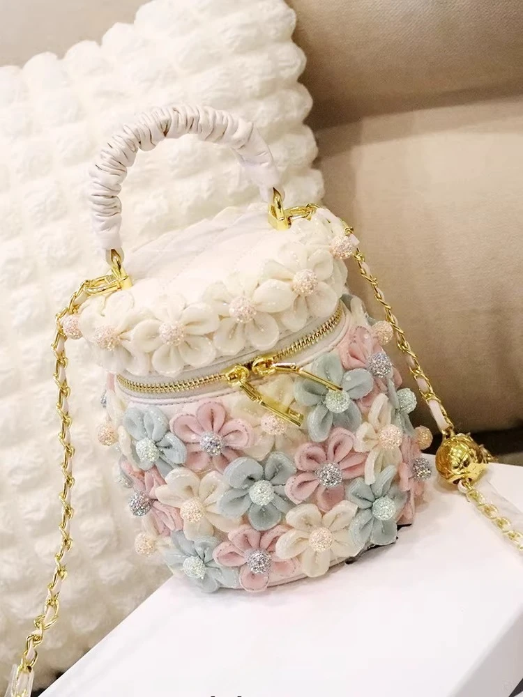 

Niche Design Sense Foreign Gas Bucket Bag Women's Chain 2025 Winter New Sweet Cute Lolita Flower Shoulder Portable Messenger Bag