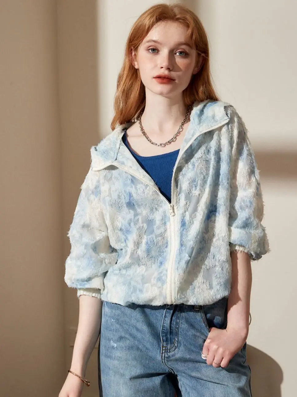 

Повседневная тонкая куртка с длинными рукавами и принтом тай-дай для женщин, лето 2022, новый солнцезащитный топ на молнии с капюшоном и шнурком