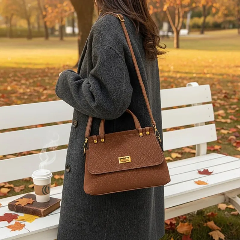 

Leisure Park Leather Crossbody Bag Premium Paris Trendy Vintage Design Casual Simple Tote Bag Relaxed Ladies Outdoor Walking